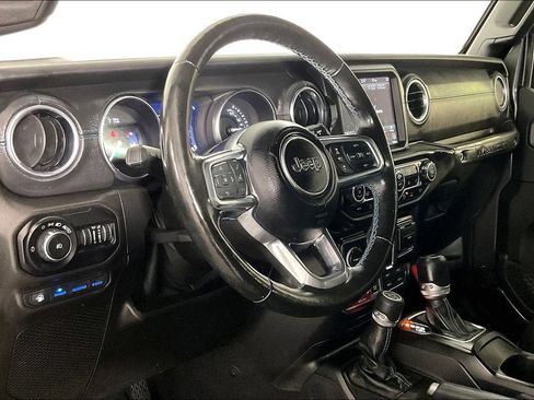Used 2021 Jeep Wrangler Unlimited Rubicon 4xe w/ Cold Weather Group AWD/4WD image 16