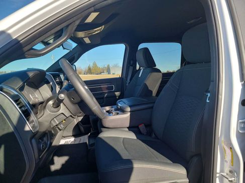 Used 2025 RAM 2500 Big Horn AWD/4WD image 11