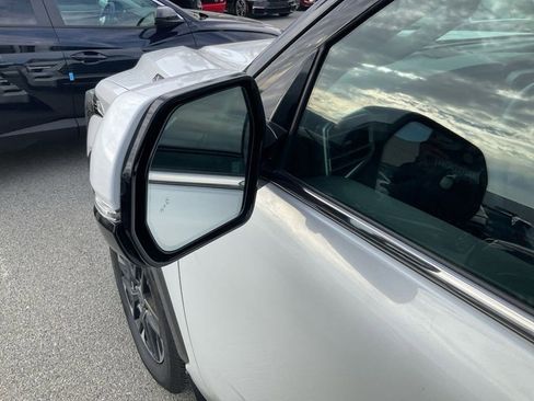 Used 2023 Toyota Sequoia Limited image 33