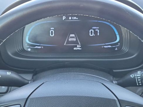 Used 2023 Hyundai Venue Limited FWD image 27