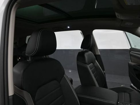 Used 2023 Volkswagen Atlas SEL Premium AWD/4WD image 31