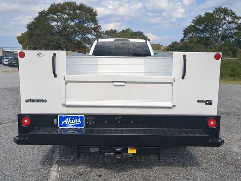 New 2025 Ford F450 XL w/ XL Chrome Package image 4