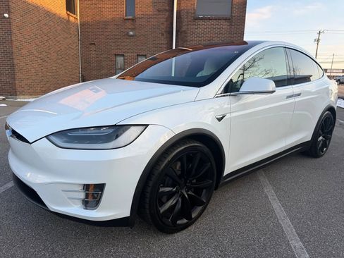 Used 2018 Tesla Model X 100D image 64