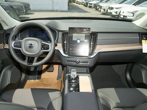 New 2025 Volvo XC90 B6 Plus w/ Protection Package image 21