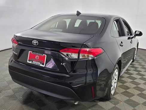Used 2025 Toyota Corolla LE w/ Convenience Package image 8
