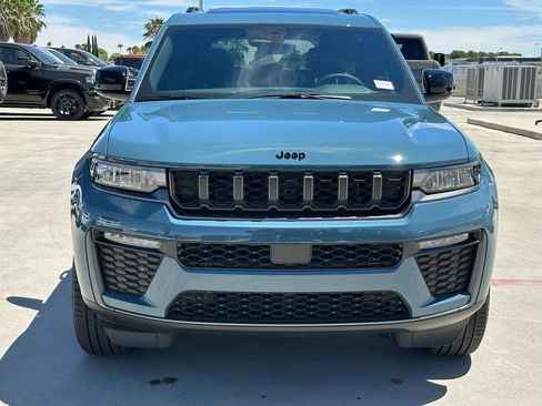 New 2026 Jeep Grand Cherokee L Limited w/ Limited Altitude Package AWD/4WD image 11
