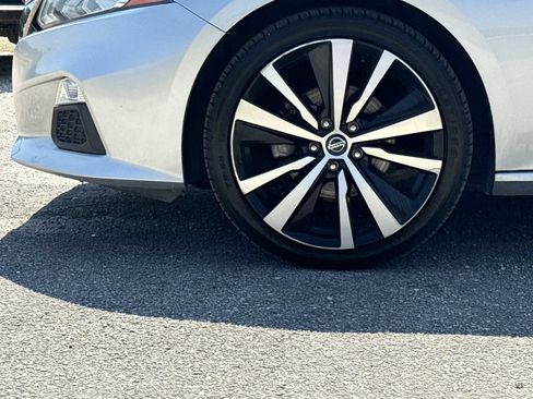 Used 2022 Nissan Altima 2.5 SR FWD image 9
