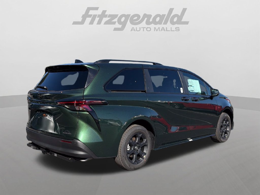 Used 2026 Toyota Sienna XLE Woodland Edition AWD/4WD image 8