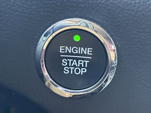 Used 2022 Ford Edge SEL image 28