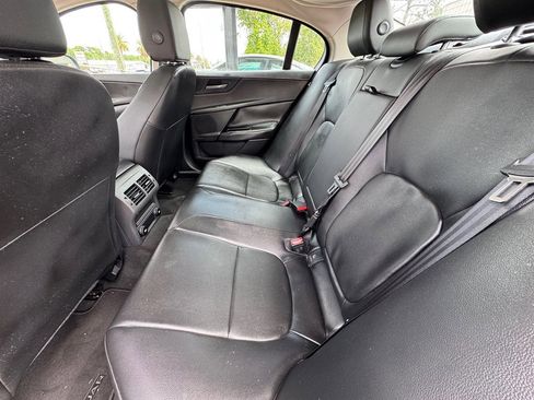 Used 2018 Jaguar XE Premium RWD image 12