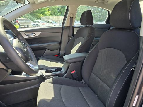 Used 2023 Kia Forte LXS FWD image 12