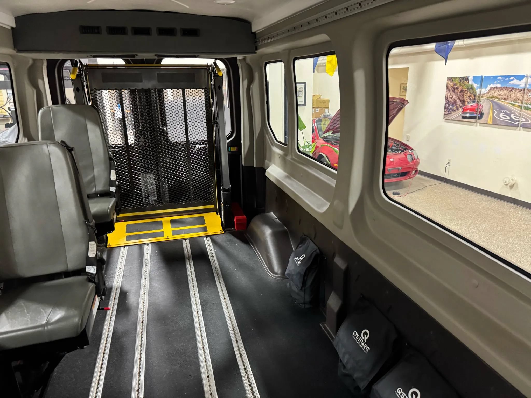 Used 2019 Ford Transit 250 148 Medium Roof RWD image 39