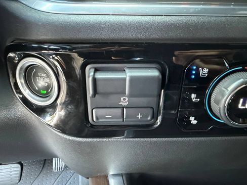 Used 2024 Chevrolet Silverado 2500 High Country w/ High Country Premium Package AWD/4WD image 20
