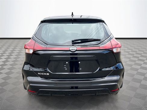 New 2025 Nissan Kicks Play S image 6