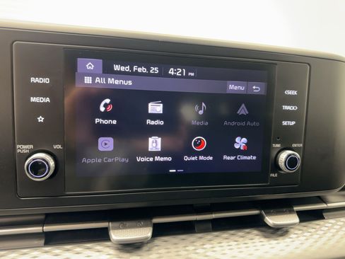 Used 2022 Kia Carnival LX image 22