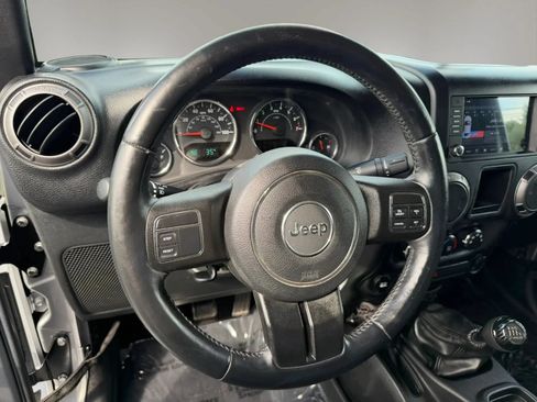 Used 2015 Jeep Wrangler Sport w/ Quick Order Package 23S AWD/4WD image 15