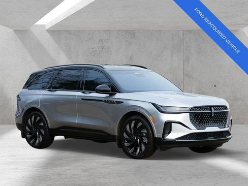 Used 2024 Lincoln Nautilus Reserve w/ Equipment Group 202A image 1