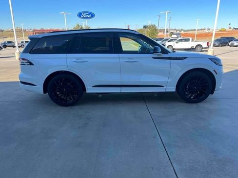 Used 2025 Lincoln Aviator Reserve w/ Equipment Group 201A AWD/4WD image 4