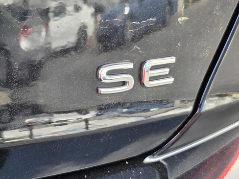 Used 2022 Volkswagen Jetta SE w/ Panoramic Sunroof Package image 35