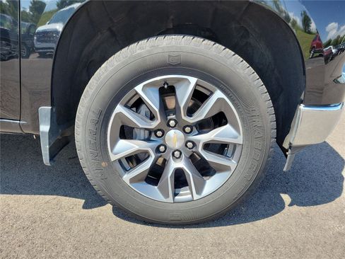 Used 2023 Chevrolet Silverado 1500 LT AWD/4WD image 6