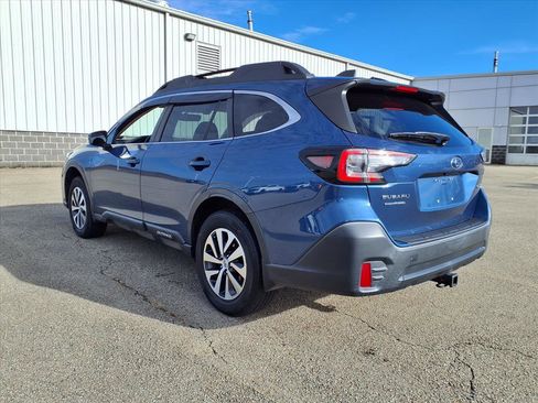Used 2020 Subaru Outback Premium image 4