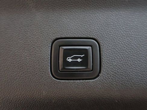 Certified 2021 Cadillac Escalade Premium Luxury Platinum AWD/4WD image 19