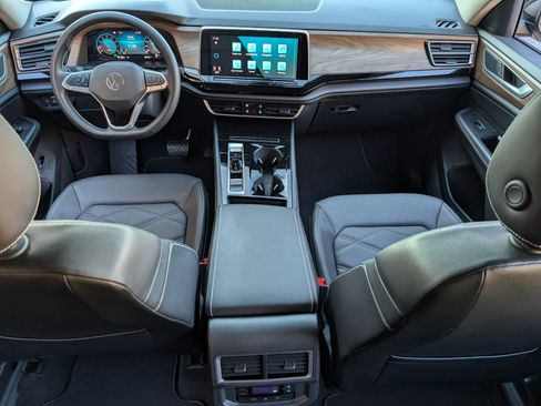 Used 2024 Volkswagen Atlas SE image 23