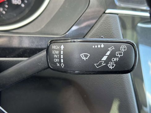 Used 2019 Volkswagen Tiguan SE w/ Panoramic Sunroof Package image 22