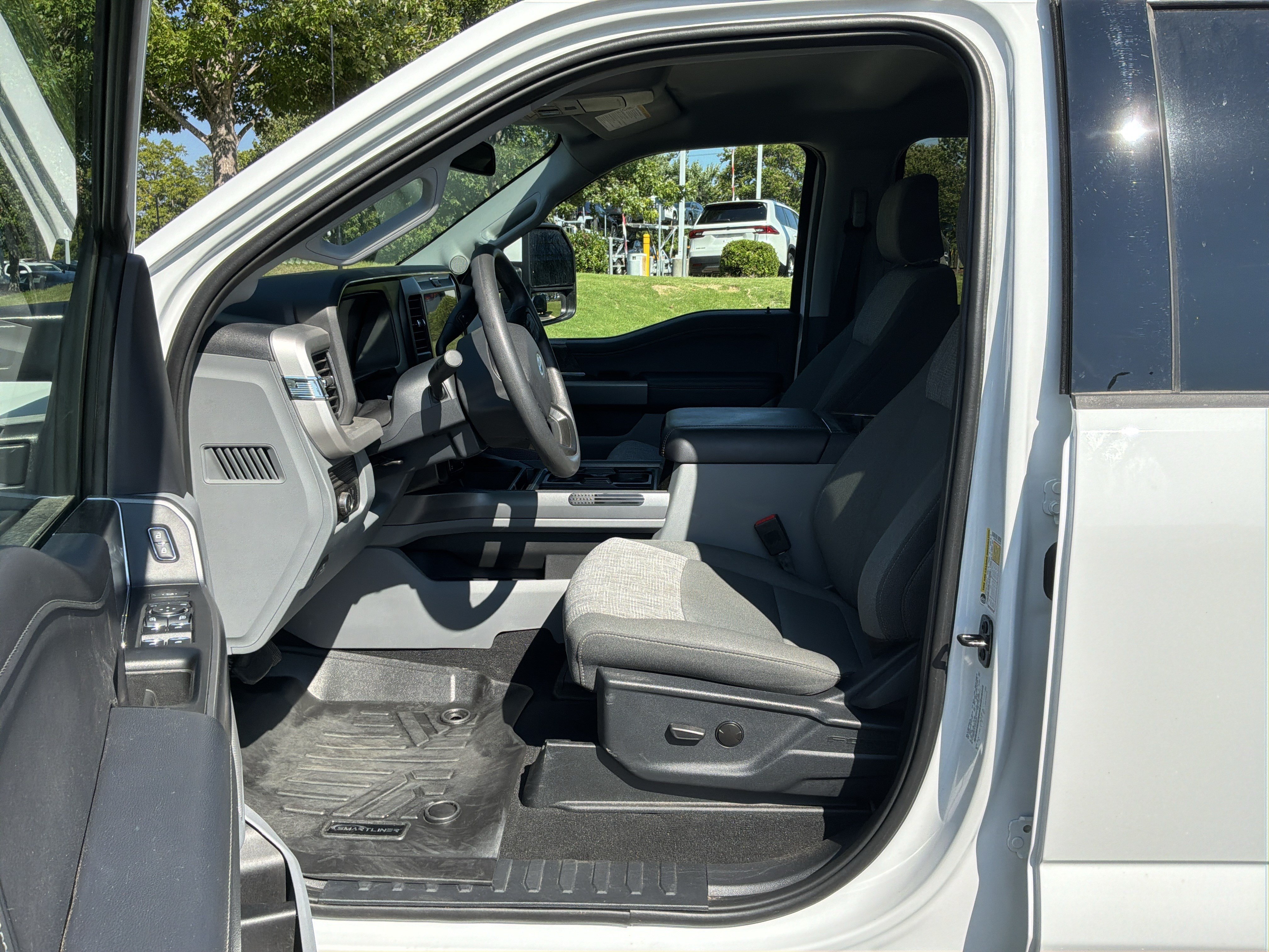 Used 2026 Ford F250 XLT w/ XLT Premium Package AWD/4WD image 16