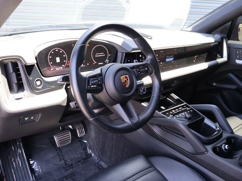 Used 2024 Porsche Cayenne S w/ Premium Package Plus (PP1) AWD/4WD image 4