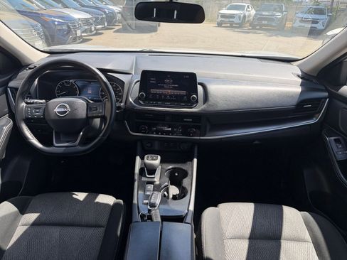 Used 2025 Nissan Rogue SV FWD image 35