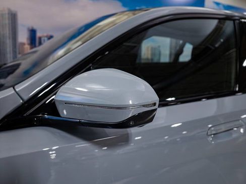 New 2026 BMW 550e xDrive w/ Executive Package image 10