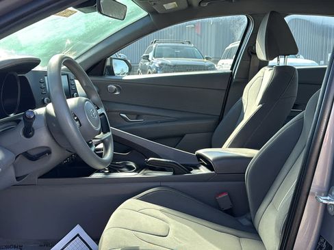 Used 2023 Hyundai Elantra SEL image 12