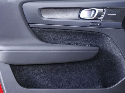 Certified 2023 Volvo C40 P8 Recharge Ultimate image 8