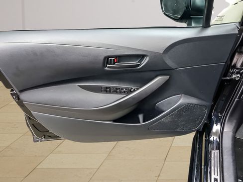 Used 2025 Toyota Corolla LE w/ LE Premium Package FWD image 21