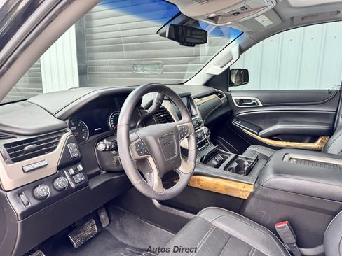 Used 2017 GMC Yukon Denali w/ Open Road Package AWD/4WD image 22