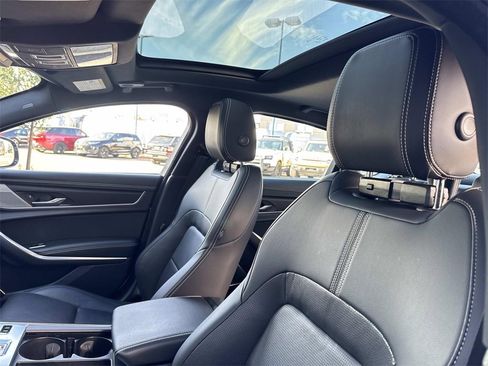 Used 2024 Jaguar XF R-Dynamic SE image 19