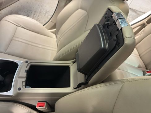 Used 2015 Cadillac SRX Luxury image 20