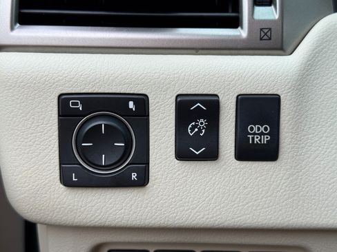 Used 2015 Lexus GX 460 Luxury AWD/4WD image 17