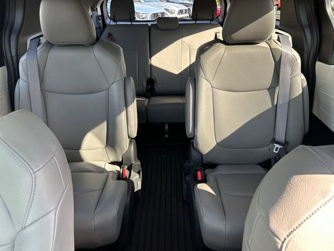 Used 2025 Toyota Sienna XLE w/ XLE Plus Package AWD/4WD image 26