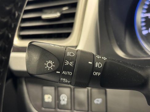 Used 2017 Toyota Highlander XLE AWD/4WD image 37