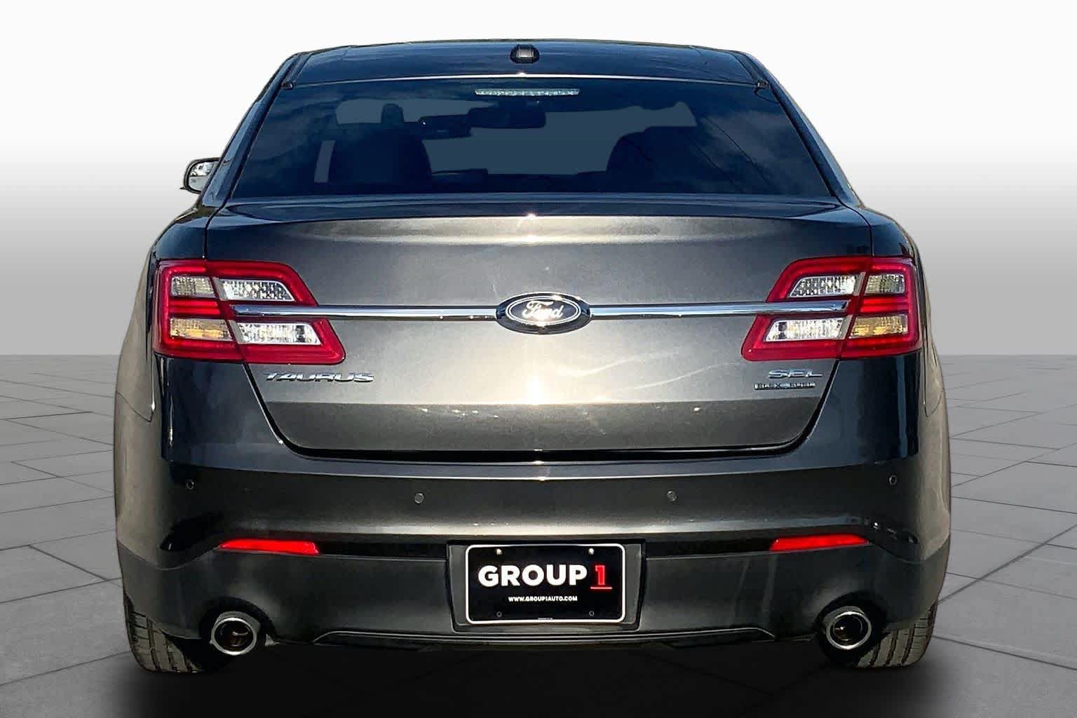Used 2017 Ford Taurus SEL FWD image 5