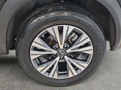 Used 2023 Nissan Rogue SV image 26