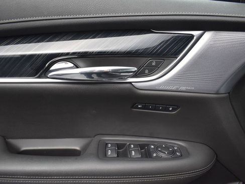 Used 2020 Cadillac XT6 Premium Luxury image 10