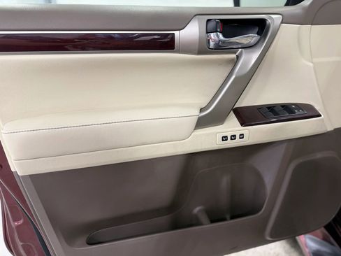 Used 2017 Lexus GX 460 Premium w/ Premium Package AWD/4WD image 11