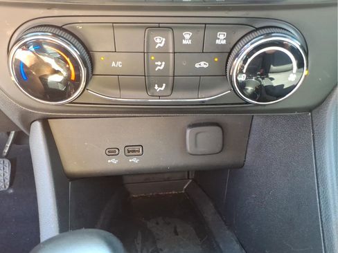 Used 2025 Buick Encore GX Preferred FWD image 24