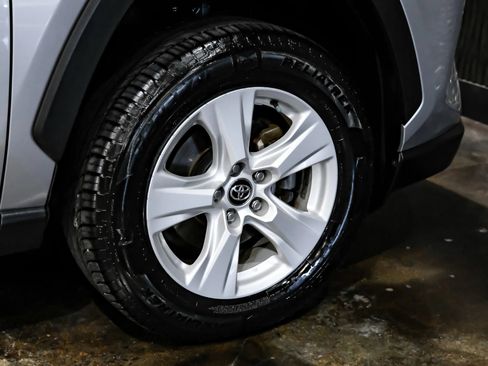 Used 2020 Toyota RAV4 XLE w/ Convenience Package FWD image 57