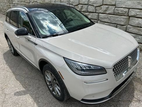 Used 2022 Lincoln Corsair AWD w/ Premium Package image 7