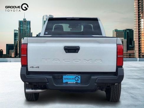 Used 2025 Toyota Tacoma SR image 5