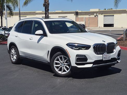 Used 2021 BMW X5 xDrive40i w/ Premium Package AWD/4WD image 2